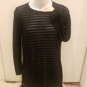 NWT long sleeve shirt (high low)
